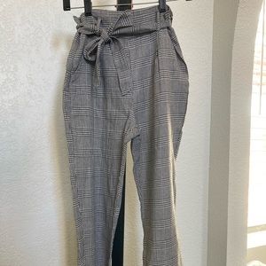 SHEIN Womens Pants size S Gingham Straight Trousers Black And White W/ Belt